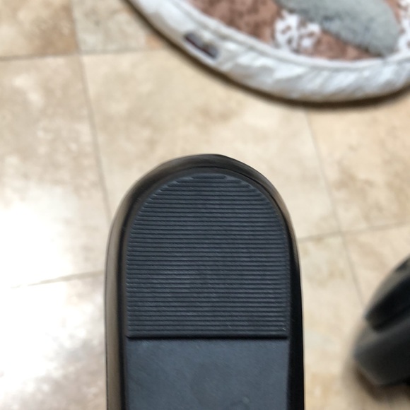 GBG Los Angeles BLACK Slight Wedge dress or casual - Picture 5 of 6